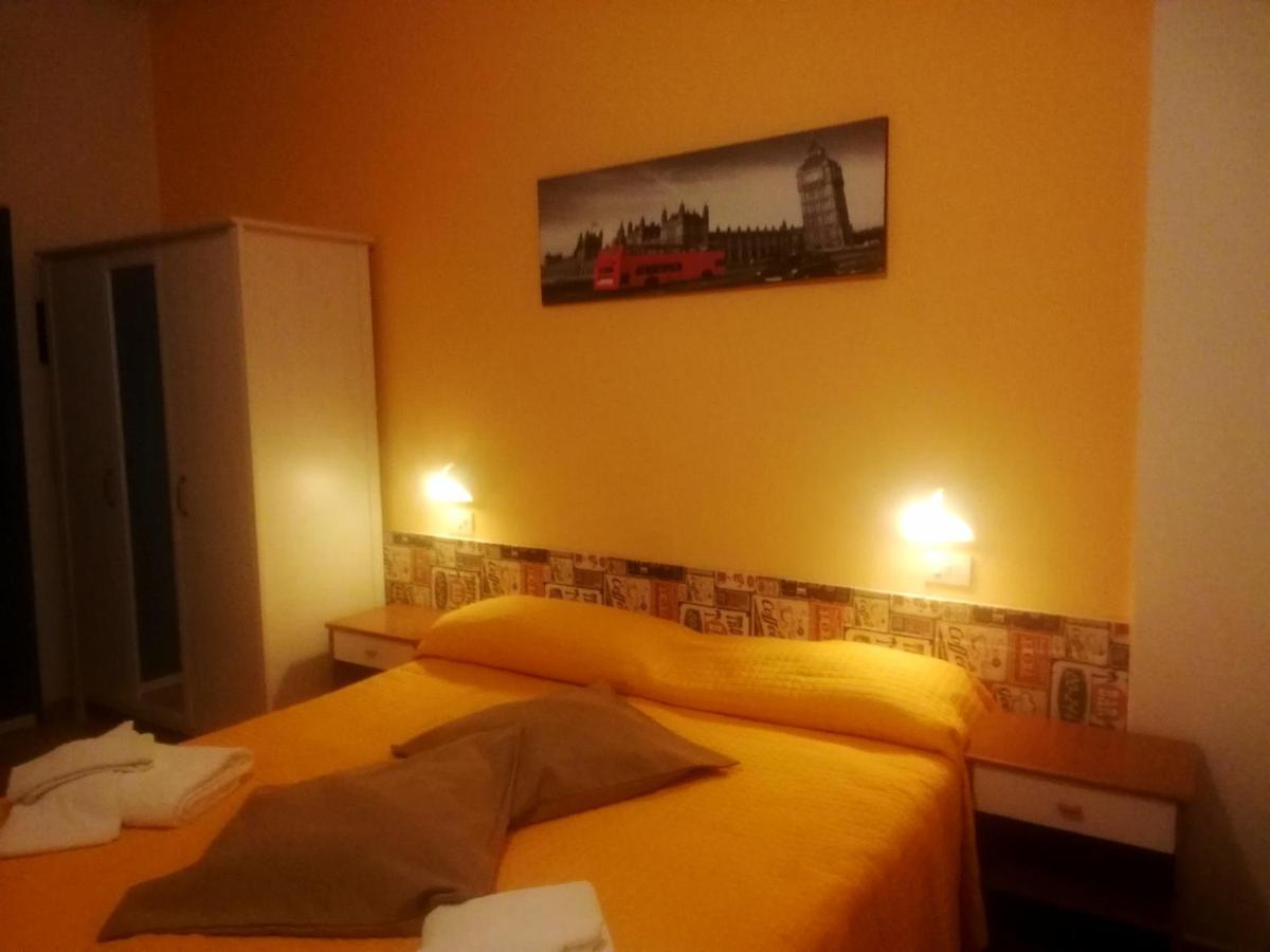 Hotel Galles Rimini Esterno foto