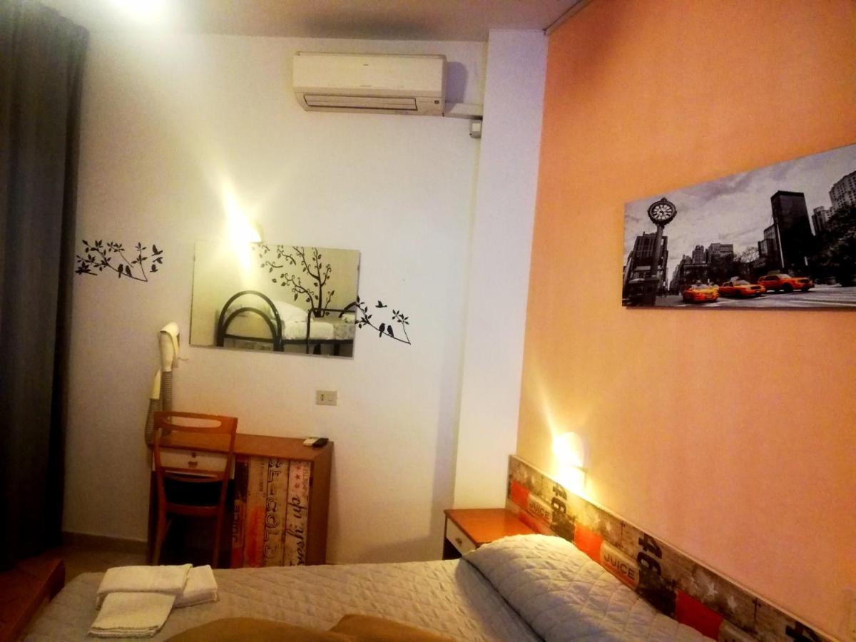 Hotel Galles Rimini Esterno foto