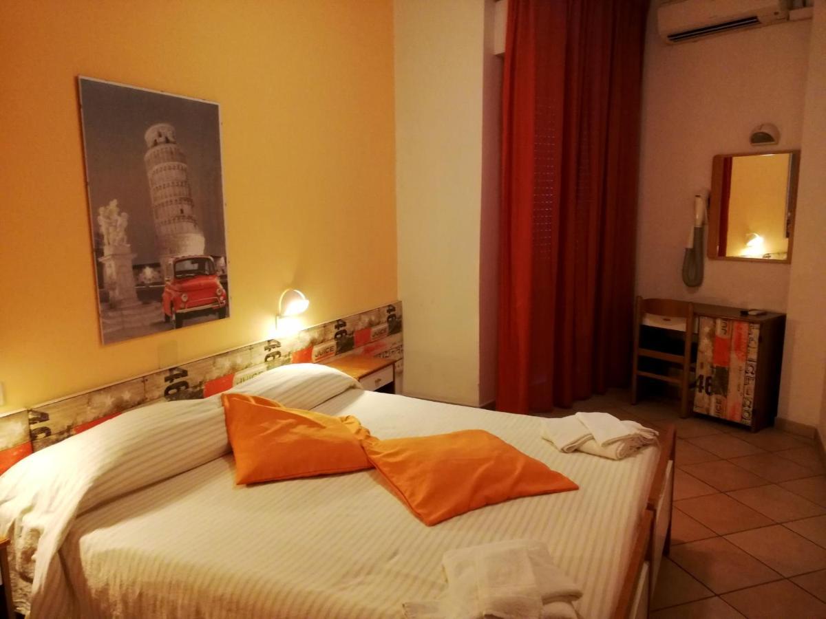 Hotel Galles Rimini Esterno foto